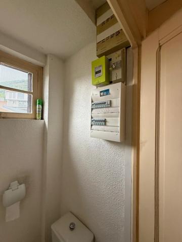 Immeuble comprenant dépôts