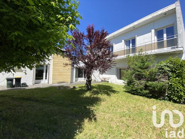 Maison à vendre 6 pièces 136 m² Pineuilh