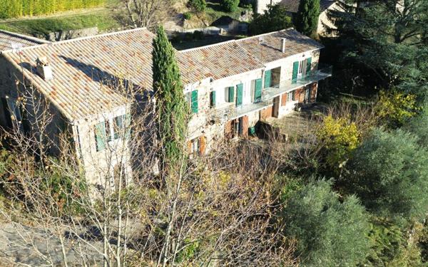 Maison à vendre    2 pièces •  Planzolles