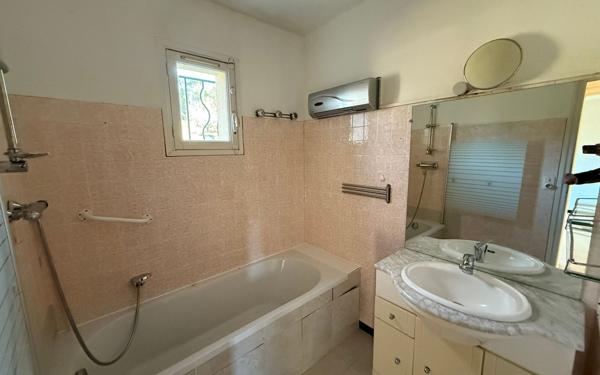 Maison à vendre    2 pièces •  Planzolles