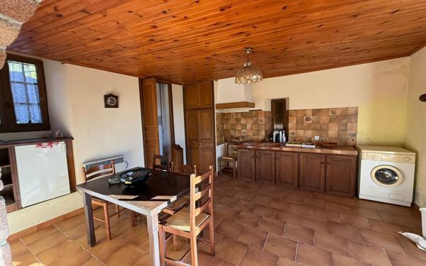 Maison à vendre    2 pièces •  Planzolles