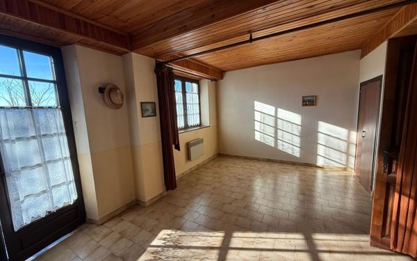 Maison à vendre    2 pièces •  Planzolles