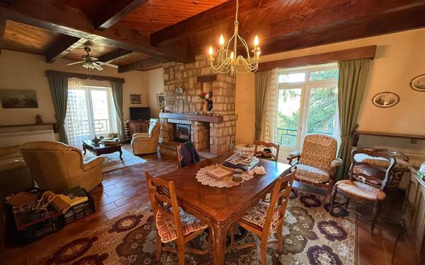 Maison à vendre    2 pièces •  Planzolles