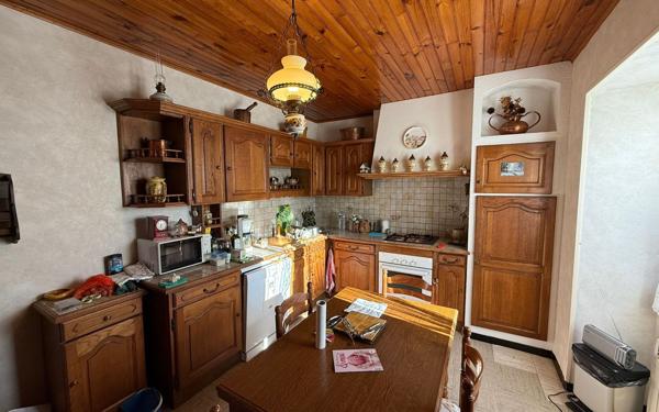 Maison à vendre    2 pièces •  Planzolles