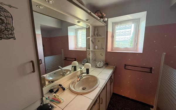 Maison à vendre    2 pièces •  Planzolles