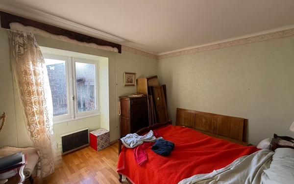 Maison à vendre    2 pièces •  Planzolles