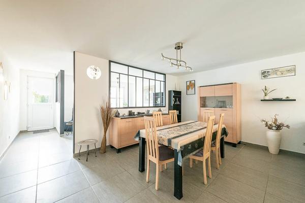 Maison à vendre 10 pièces 152m² Saint-Amand-les-Eaux (59230)