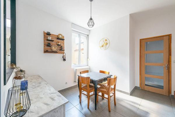Maison à vendre 10 pièces 152m² Saint-Amand-les-Eaux (59230)