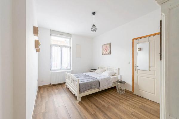 Maison à vendre 10 pièces 152m² Saint-Amand-les-Eaux (59230)