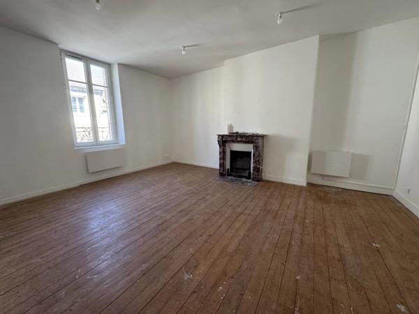 Location Appartement 4 pièces 77 m2 à Neuilly-Saint-Front