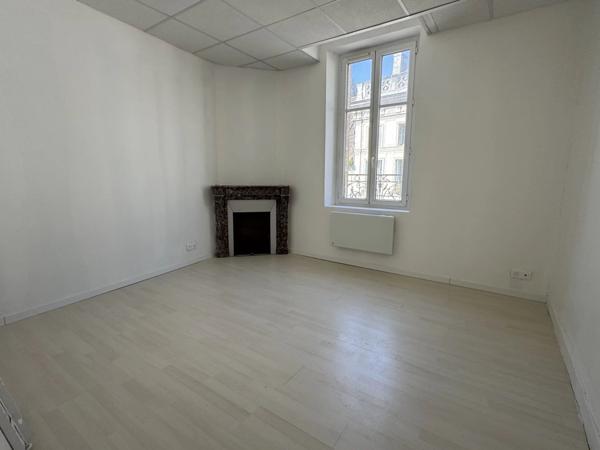 Location Appartement 4 pièces 77 m2 à Neuilly-Saint-Front