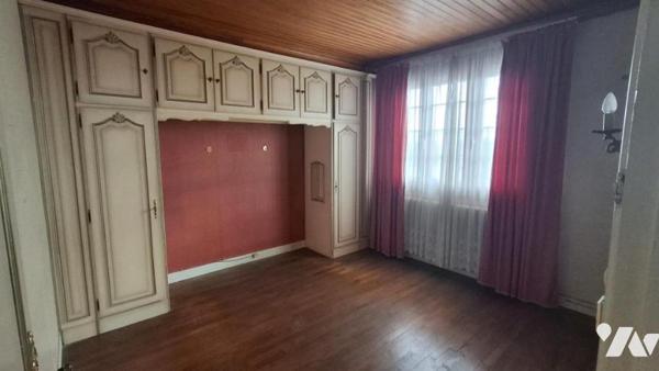 Sur la commune de GAGNY (Seine-Saint-Denis) Maison de 5 pièces principales sur sous-sol surélevé.