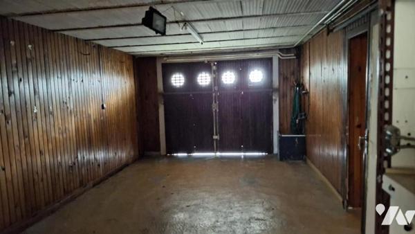 Sur la commune de GAGNY (Seine-Saint-Denis) Maison de 5 pièces principales sur sous-sol surélevé.