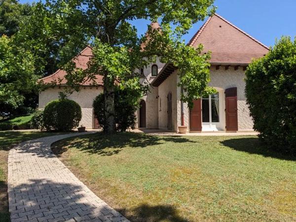 Maison à vendre |  Ussac |  6 pièces | 181 m²