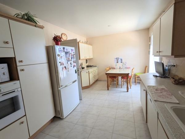 Maison à vendre |  Ussac |  6 pièces | 181 m²