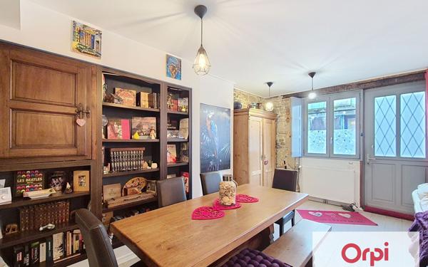 Maison à vendre    5 pièces •  Terrasson-Lavilledieu