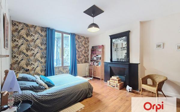 Maison à vendre    5 pièces •  Terrasson-Lavilledieu