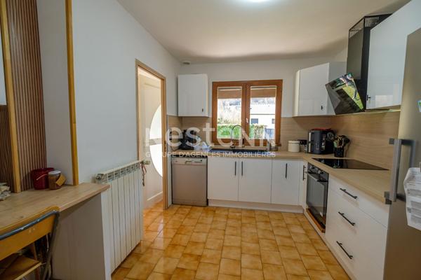 PROCHE AUZAT MAISON PLAIN PIED TYPE 4 sur 1226 M2 de terrain