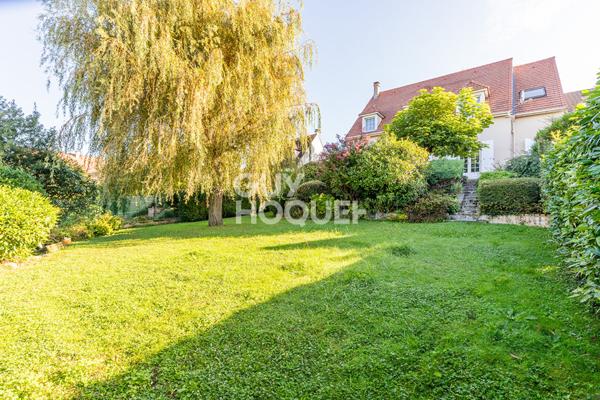 SAINT PIERRE DU PERRAY : maison T7 (168 m²) à vendre