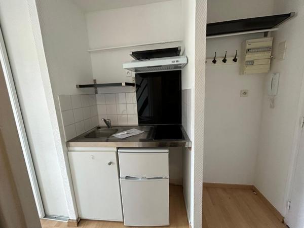 PROCHE COURS DES 50 OTAGES T1, Nantes 44000