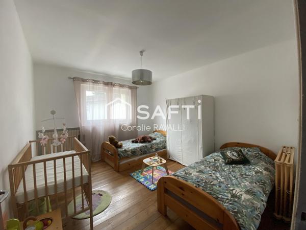 Maison familiale avec piscine récente cadre paisible sans vis à vis