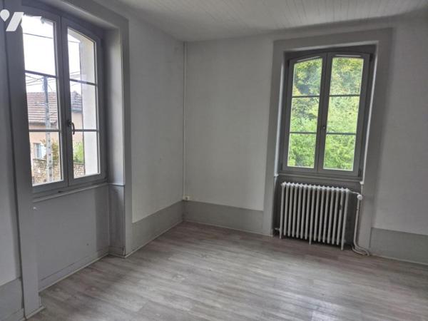 GRAND APPARTEMENT AVEC 4 CHAMBRES