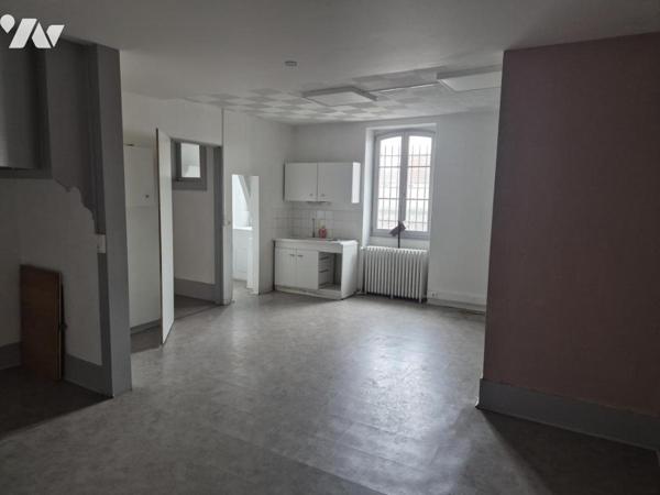 GRAND APPARTEMENT AVEC 4 CHAMBRES