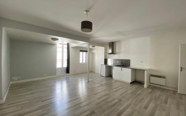 Appartement à louer    2 pièces • 68,56 m2 La Rochelle
