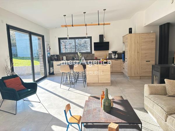 Maison à LA BACONNIERE, 53240 - 6 pièces 140m²