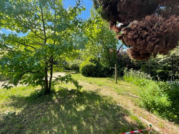 A Vendre : Terrain à bâtir d'environ 600m²