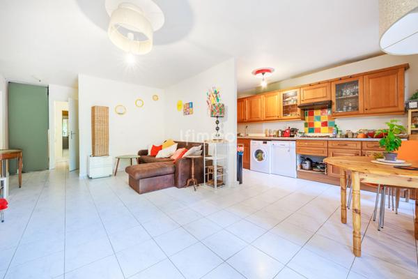 Marseille 9ème / Appartement semi récent / Jardin