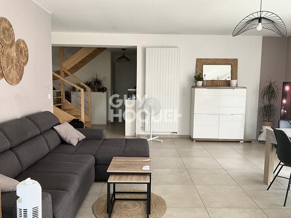 Maison T5 de 2025 sur une parcelle d'environ 327 m2