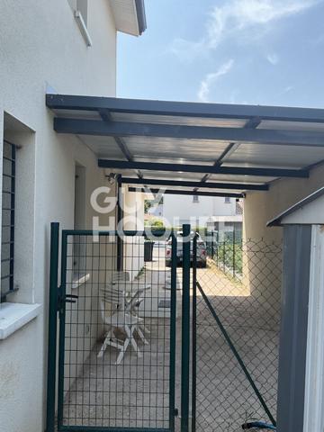 Maison T5 de 2025 sur une parcelle d'environ 327 m2