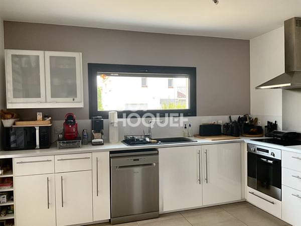Maison T5 de 2025 sur une parcelle d'environ 327 m2