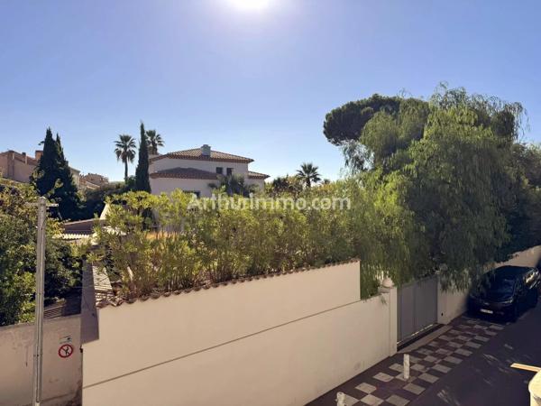 Vente                                                      Appartement
                        
                     2 pièces                      51 m2                     à Sainte-Maxime