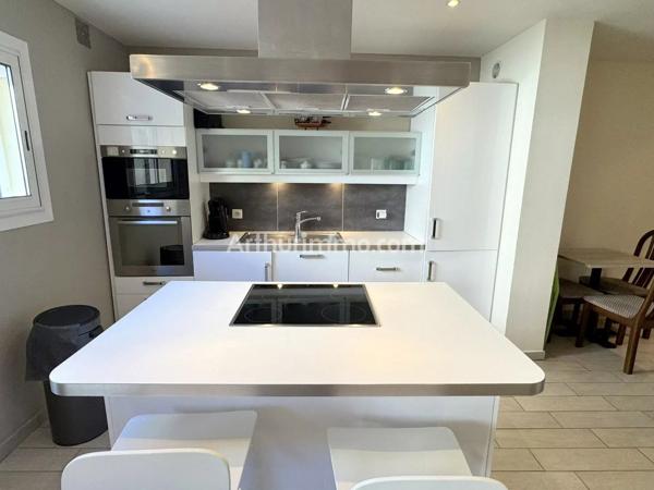 Vente                                                      Appartement
                        
                     2 pièces                      51 m2                     à Sainte-Maxime
