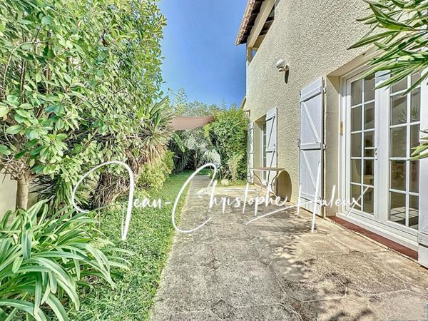 30230 BOUILLARGUES - Villa 5 pièces 156 m2 avec Piscine