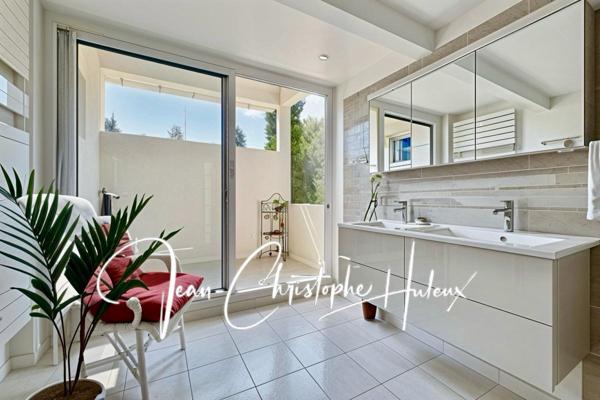 30230 BOUILLARGUES - Villa 5 pièces 156 m2 avec Piscine