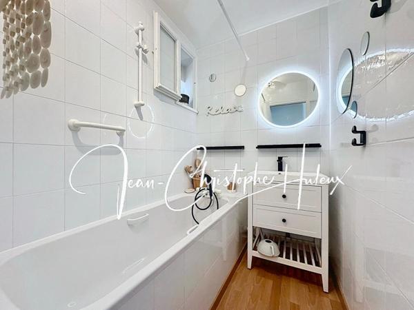 30230 BOUILLARGUES - Villa 5 pièces 156 m2 avec Piscine