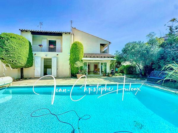 30230 BOUILLARGUES - Villa 5 pièces 156 m2 avec Piscine