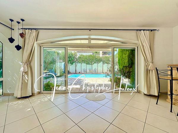 30230 BOUILLARGUES - Villa 5 pièces 156 m2 avec Piscine