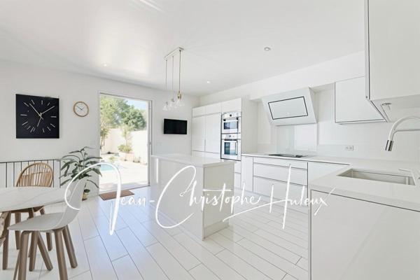 30230 BOUILLARGUES - Villa 5 pièces 156 m2 avec Piscine