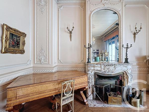 Appartement F6 à vendre  5 pièces - 188,42 m 2   LYON  - 69007