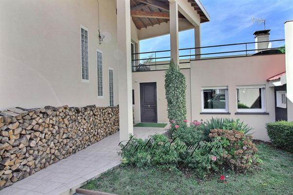 Demeure de prestige Saint Galmier 9 pièce(s) 255 m2