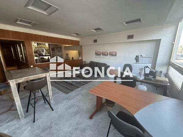À vendre Local commercial 79 m² - Cannes 06400