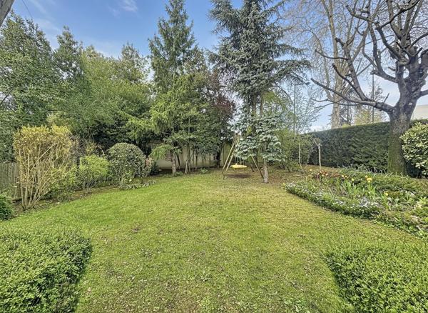 Maison Antony 7 pièce(s) 132.97 m2 sur un terrain de 526m²