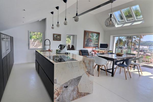 Le Relecq-Kerhuon (29480) Vue mer panoramique – Propriété contemporaine “les pieds dans l’eau” – Le Relecq-Kerhuon / La Corniche