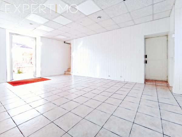 Longjumeau (91160) Locaux d'activité sur le principal axe passant de Longjumeau proche de la gare et accès RN20 / A10