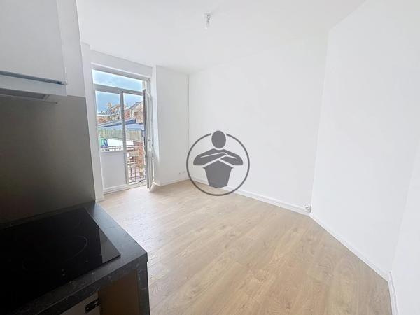 Location                                                      Appartement
                        
                     2 pièces                      25 m2                     à Saint-Quentin