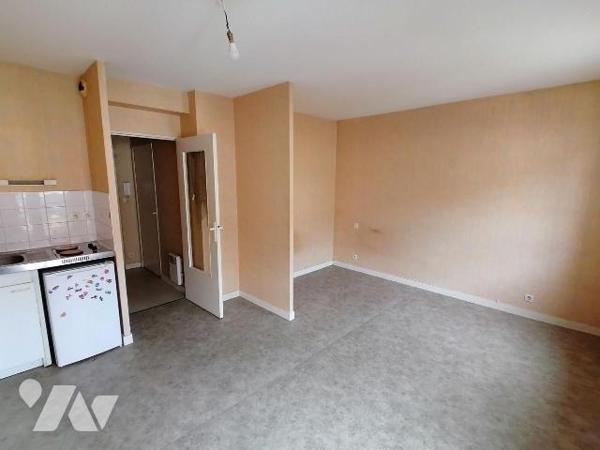 NOUVEAUTE ETUDE TRENTE CINQ NOTAIRES !! Au c?ur du centre-ville historique de Bruz, venez décou...